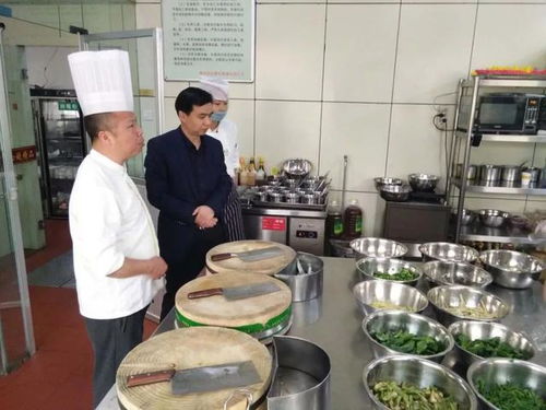 徽縣市場監督管理局黨組書記、局長趙豐深入徽州大酒店檢查指導餐飲服務食品安全監管工作